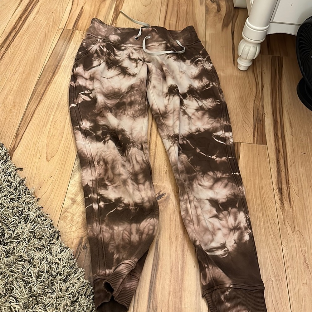 LuluLemon sweatpants